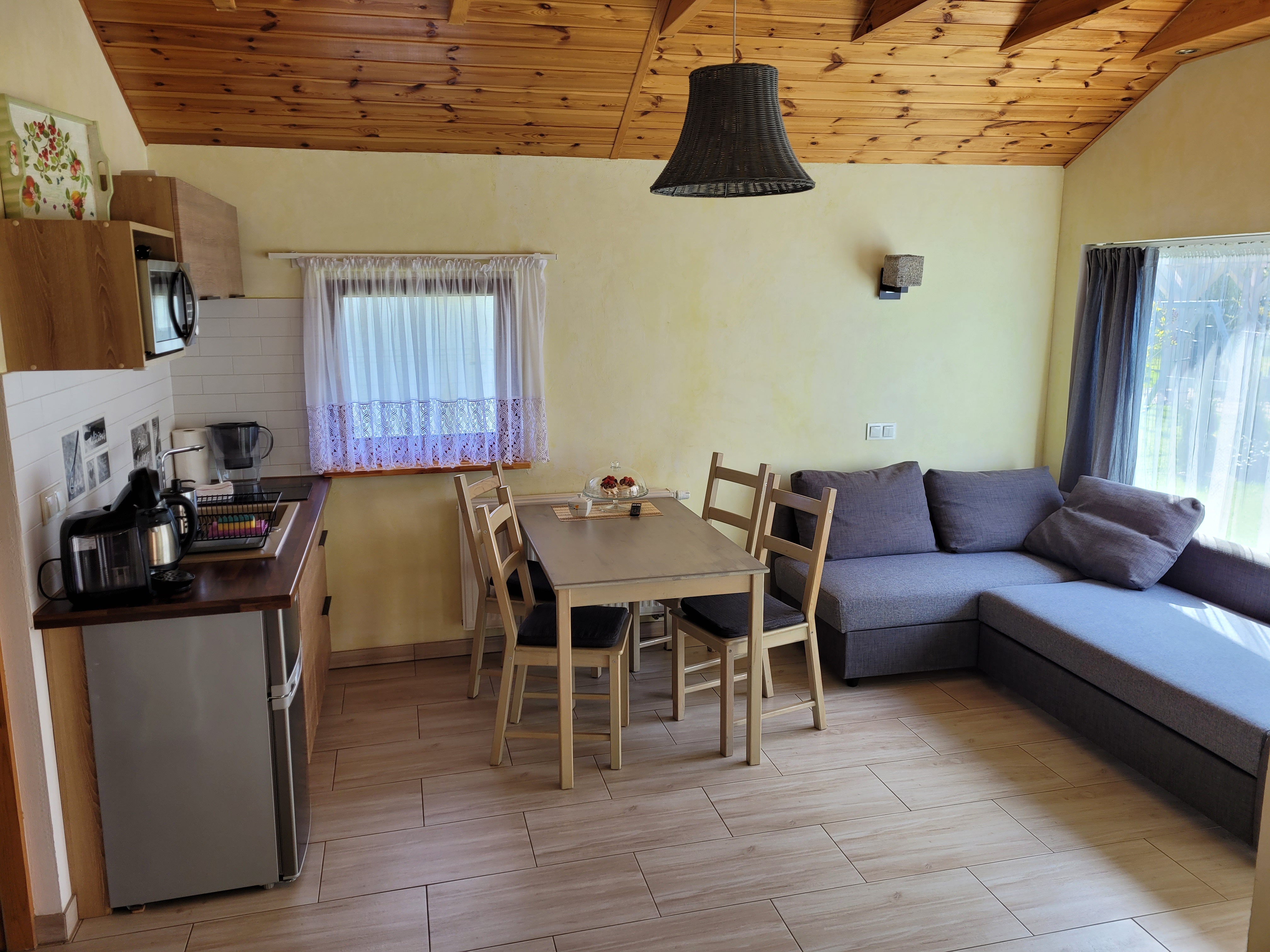 Domek Antek — sypialnia z łóżkiem podwójnym