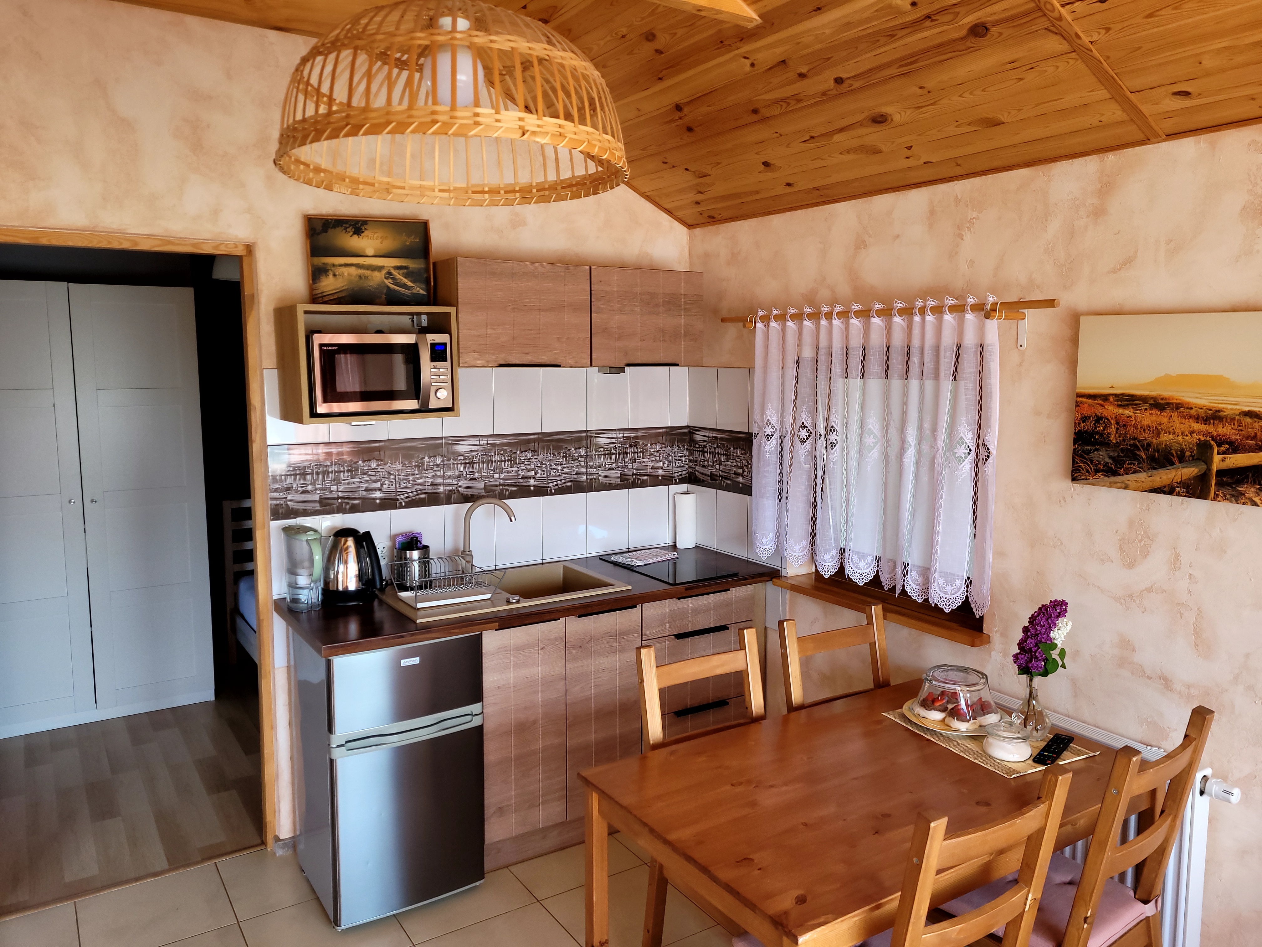 Domek Zuzia — jasny pokój dzienny