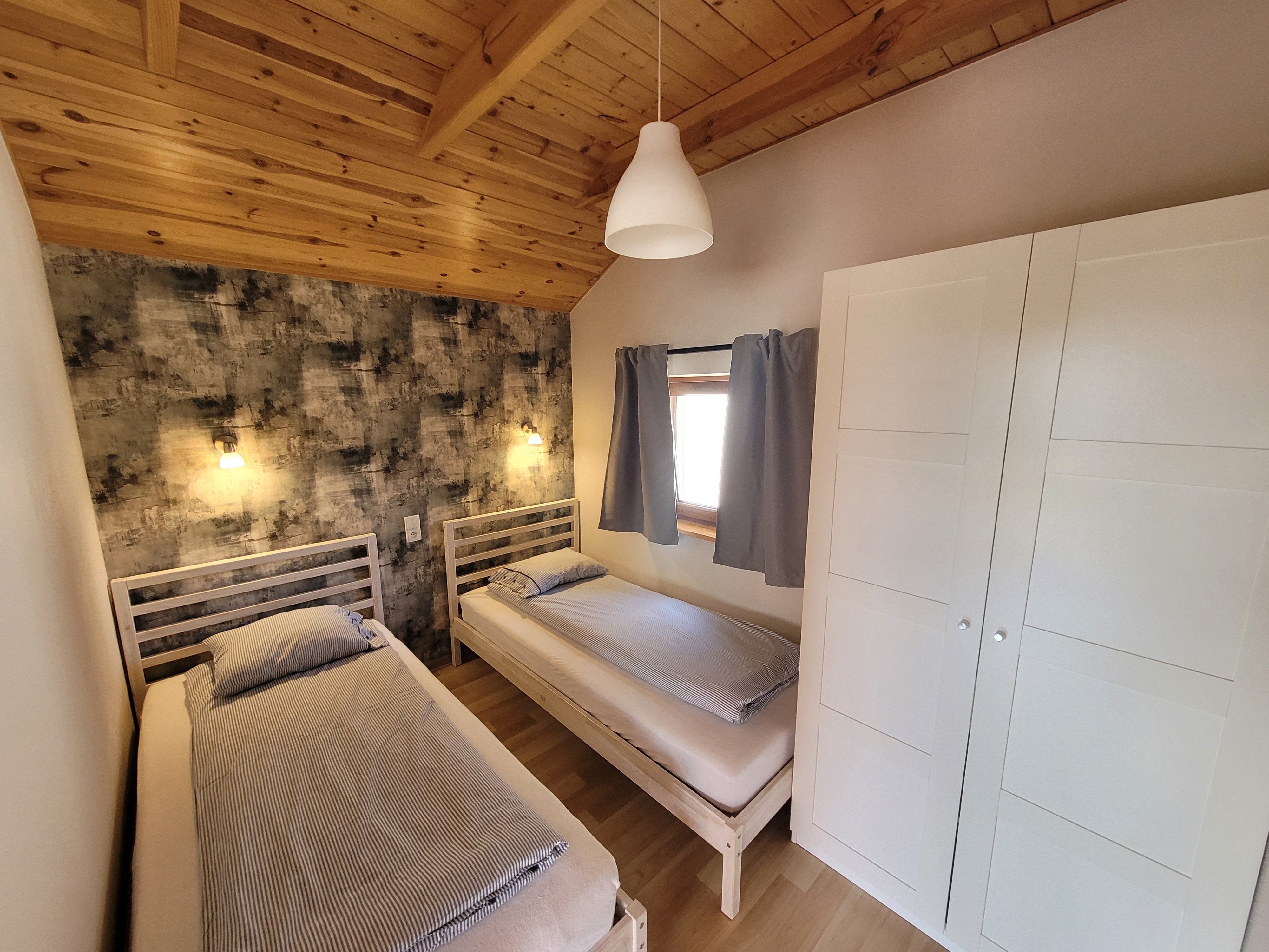 Domek Zuzia — drugi pokój z łóżkami pojedynczymi